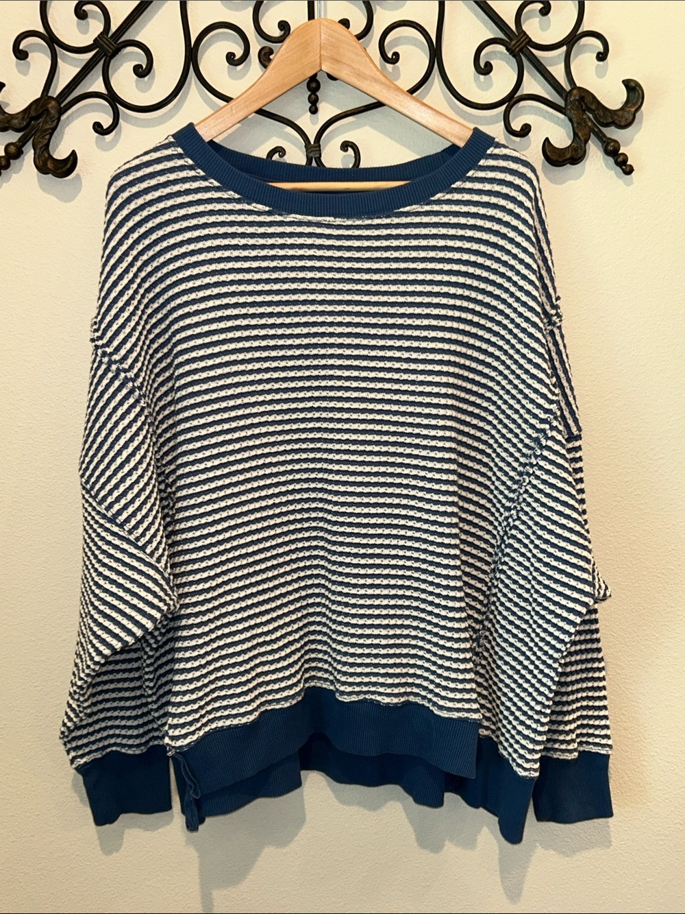 AMERICAN EAGLE OVERSIZED TEXTURED LONG SLEEVE TEE SIZE LARGE